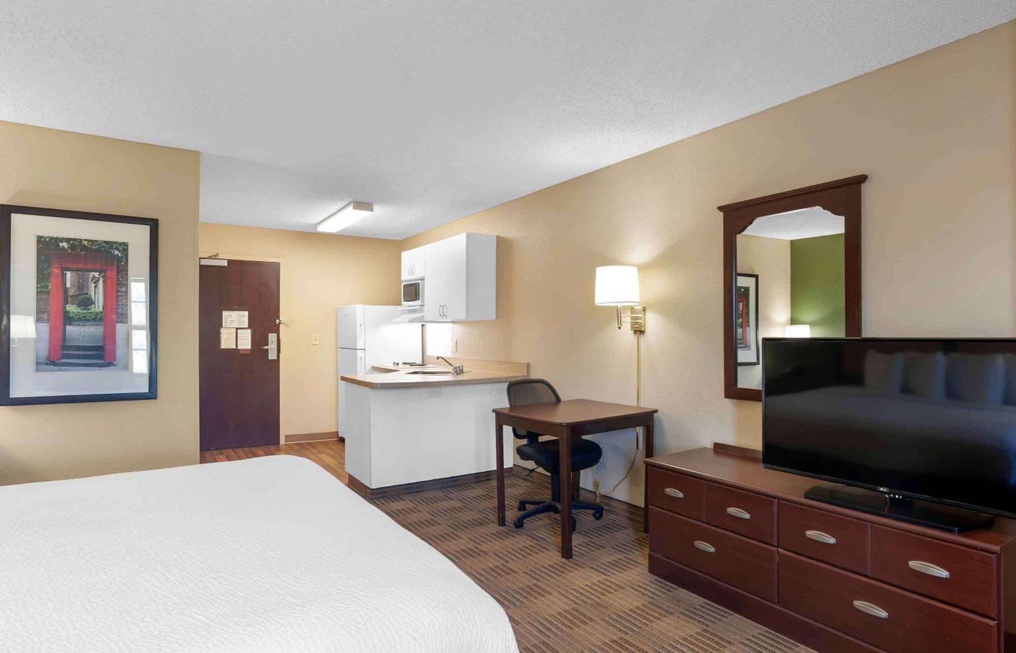 Extended Stay America Suites - Houston - Med Ctr - Greenway Plaza Exterior photo