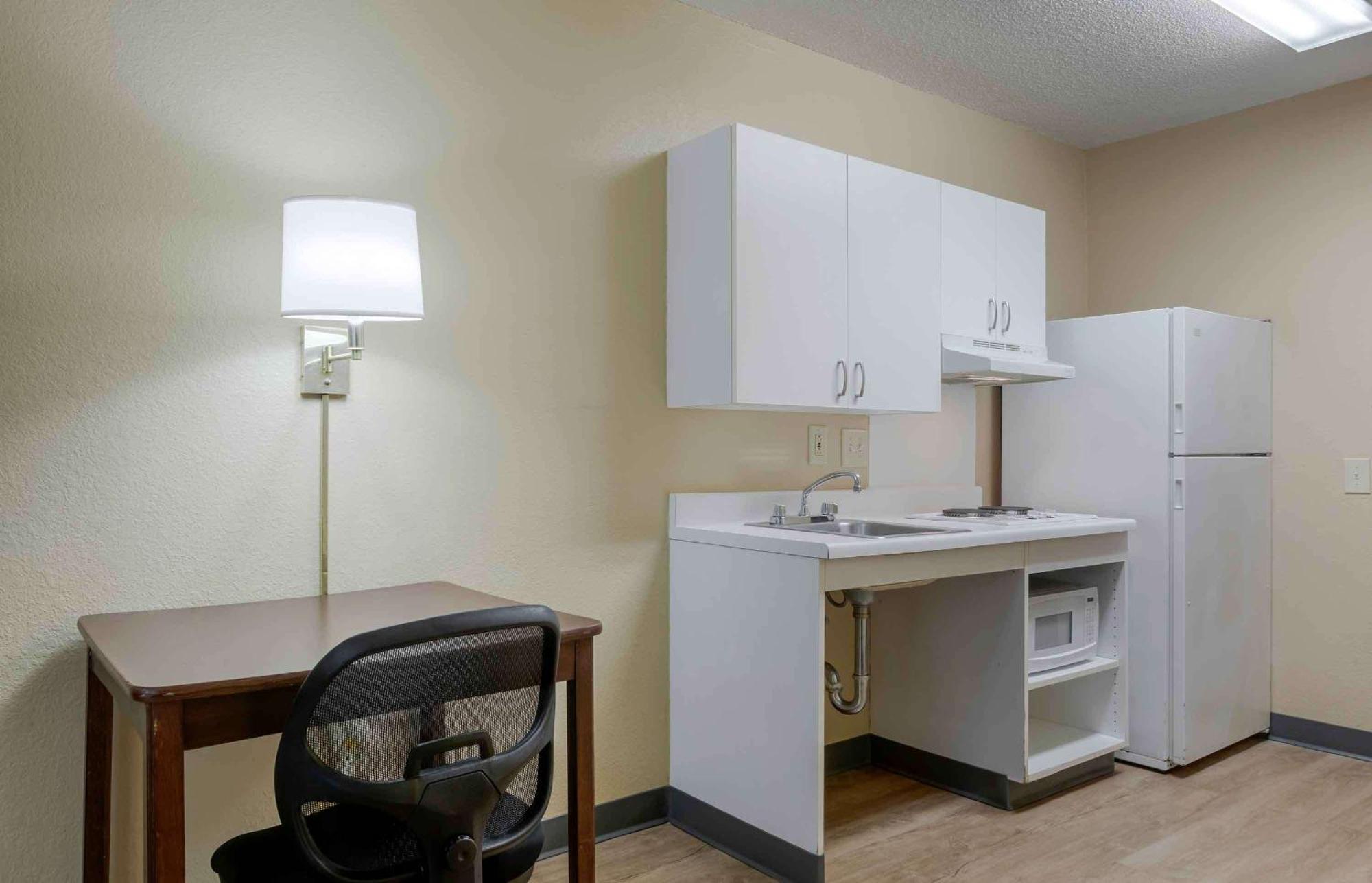 Extended Stay America Suites - Houston - Med Ctr - Greenway Plaza Exterior photo